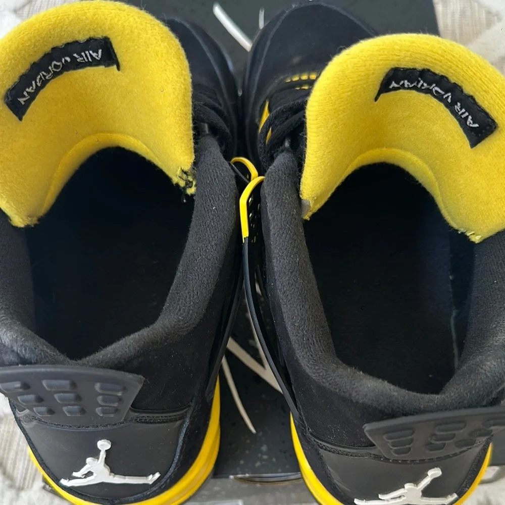 Jordan Black and Yellow Sneakers with Air Unit - Picture 5 of 9